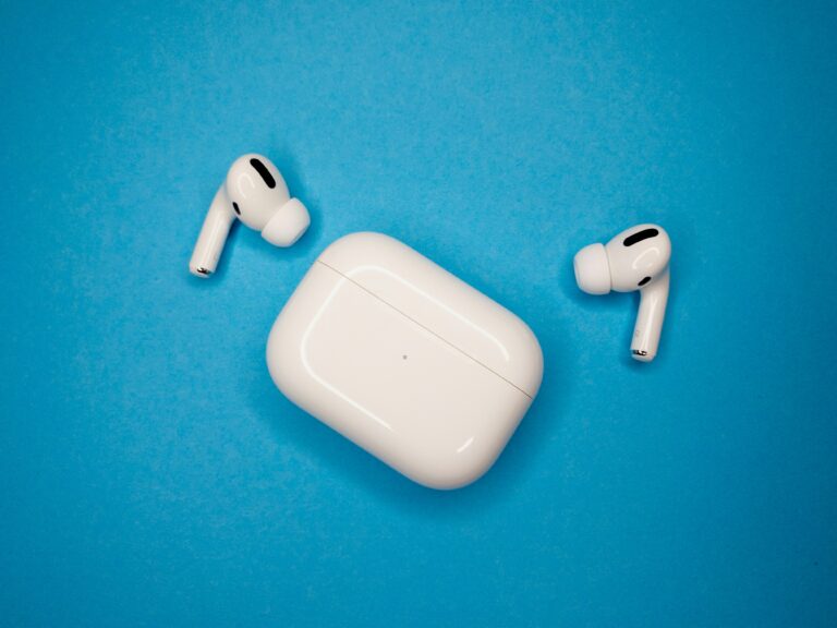 Proč se moje AirPods nechtějí připojit? 4 jednoduchá řešení