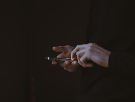 Så här tar du bort SIM-kortet från din iPhone